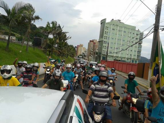 Policiais ajudaram a garantir o direito a livre manifestação e expresssão neste dia 15 de 

março
