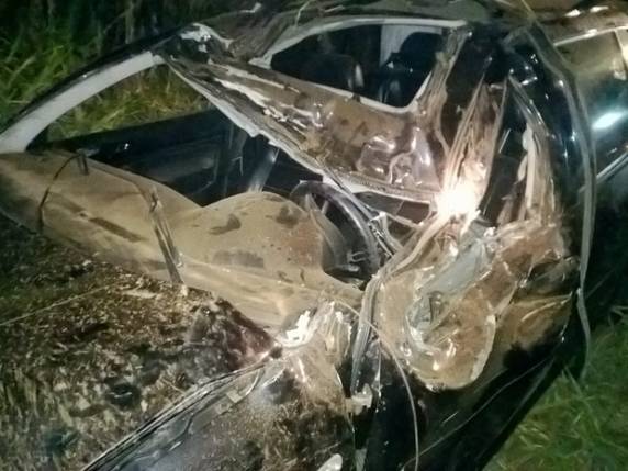 Motorista perdeu o controle do veículo por volta das 2h em Treze Tílias