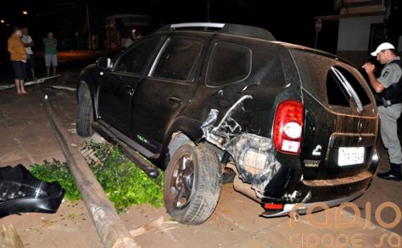 Testemunhas relatam que o veículo circulava em alta 

velocidade
