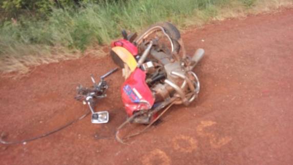 Motocicleta ficou destruída