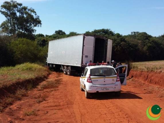 Estava transportando peças de ônibus para a empresa Comil do município de Erechim