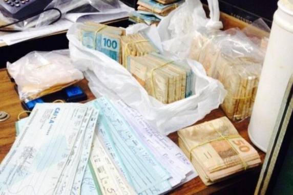 65 policiais cumpriram 13 mandados 

de busca na cidade de Cerro Largo