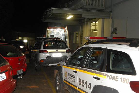 Fato foi registrado na madrugada deste sábado, 28, em um bar no Bairro Arroio