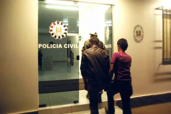 Fato foi registrado na madrugada deste sábado, 28, em um bar no Bairro Arroio