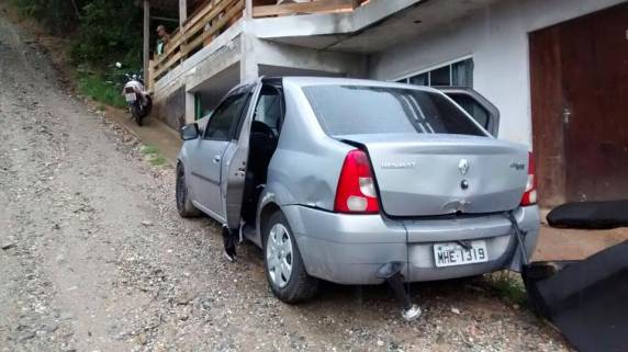 Um policial de folga recebeu a uma denúncia