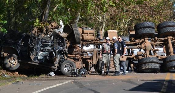 Cristiano Furian Queiroz, 37 anos, morreu após camionete colidir em caminhão