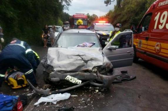 Polícia Rodoviária Federal acompanha a movimentação nas estradas até segunda-feira, mas só na tarde deste domingo, foram três mortes contabilizadas 

em acidentes graves