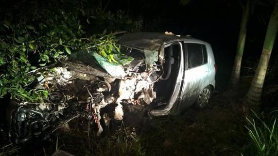 Fox onde 

os dois estavam bateu em uma árvore na madrugada desta sexta