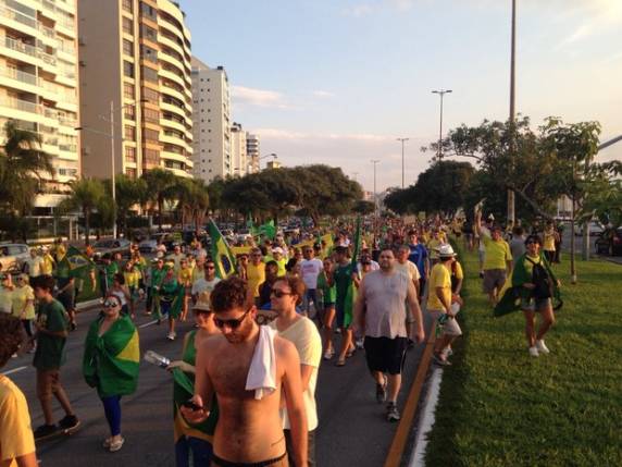 De 

manhã, oito municípios reuniram manifestantes em todas as regiões