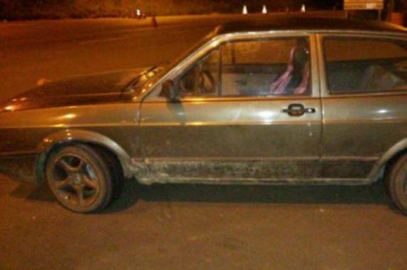 Gol com placas de Gaspar não 

parou na abordagem dos agentes em frente ao posto da polícia