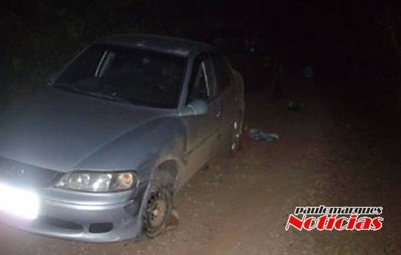Um homem tomou a 

chave do proprietário do automóvel