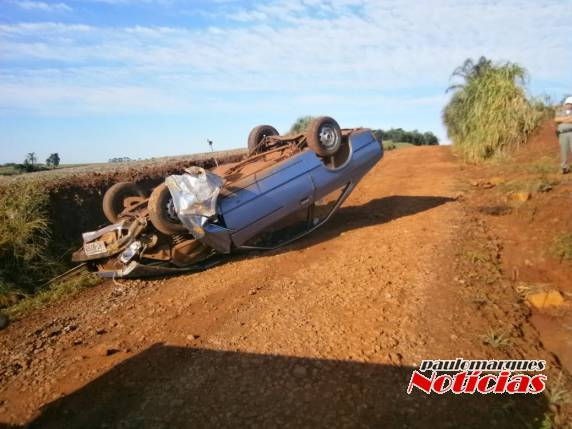 Motorista teria abandonado o automóvel