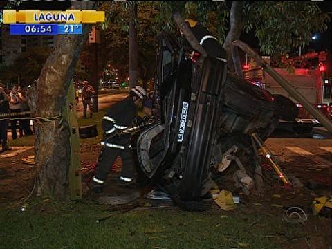 Colisão ocorreu na madrugada desta terça-feira (21), por volta 

das 5h