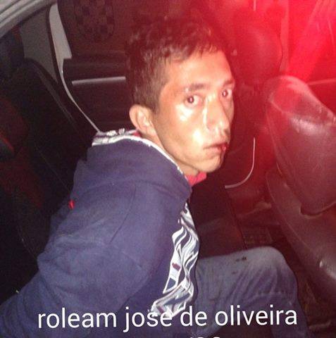 Ladrão armado aponta arma para policial mas leva a pior