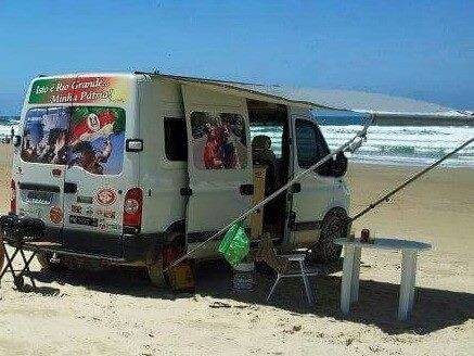 A Renault Master do tradicionalista Zeca Motta foi leva por ladrões 

neste domingo