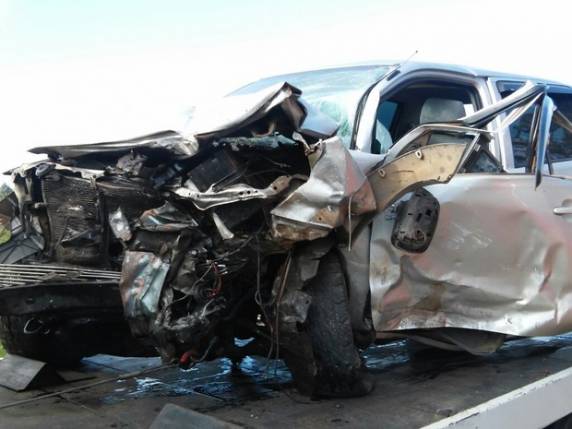 Hilux colidiu em Monza, onde estava o casal, na manhã desta sexta-feira