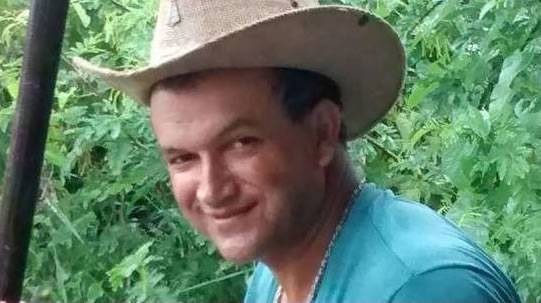 Duas pessoas morreram na 

colisão entre um Fiesta e um caminhão de lixo na Rodovia Jorge Lacerda