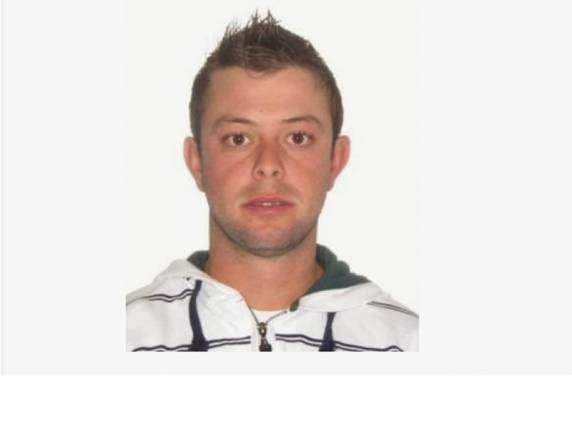 Ricardo Àvila Machado, 25 anos, bateu de frente com um Megane