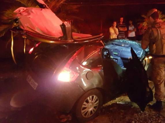 Acidente ocorreu na madrugada desta sexta (21) na Rodovia Osvaldo Reis