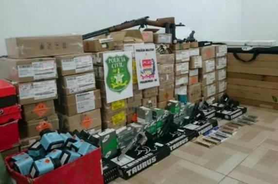 Parte dos 37 mil 

projéteis e cartuchos recolhidos estariam em situação irregular; cerca de 50 armas foram apreendidas de forma preventiva