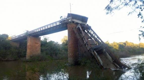 Segundo a Brigada Militar, a ponte 

tinha cerca de 50 metros de altura