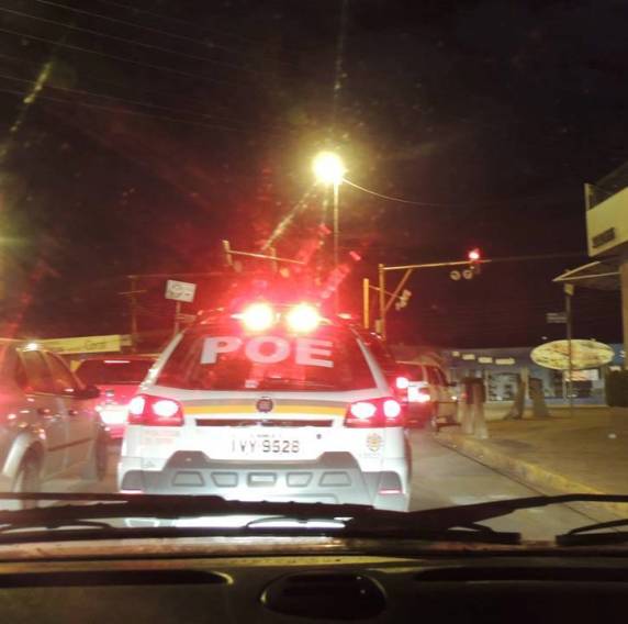 Aconteceu um tiroteio dentro da casa de eventos