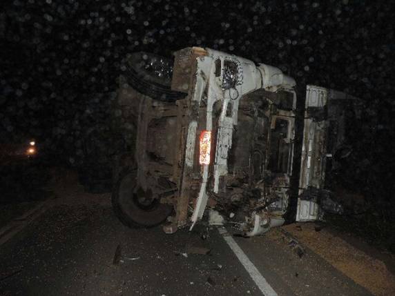 A motorista do Celta, que estava sozinha no veículo, morreu na hora