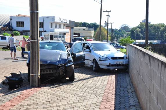 Todos foram socorridos e encaminhados ao pronto socorro do Hospital de Caridade