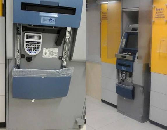 O alvo foi um banco na Av. Atlântica na noite de sexta-feira (05)