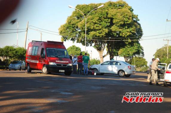 Acidente aconteceu na saída do mercado Cotrimaio