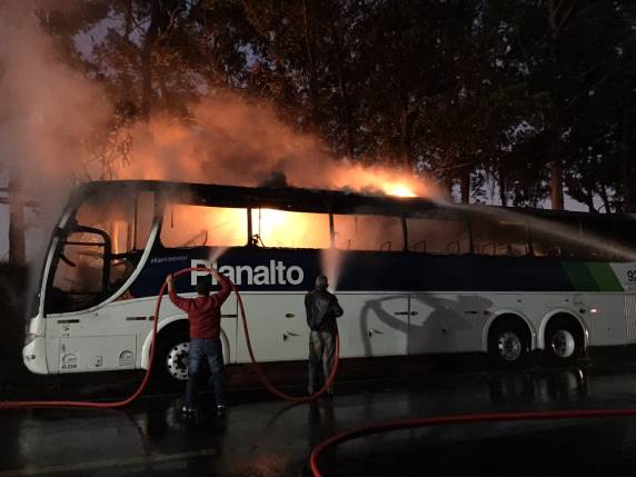 Passageiros já tinham desembarcado no momento em 

que o incêndio começou