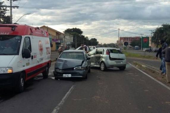 Caso mais recente foi por volta das 9h30min e envolveu três veículos