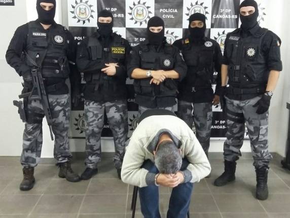 Suspeito cumpria prisão domiciliar, mas foi reconhecido por roubar casas
