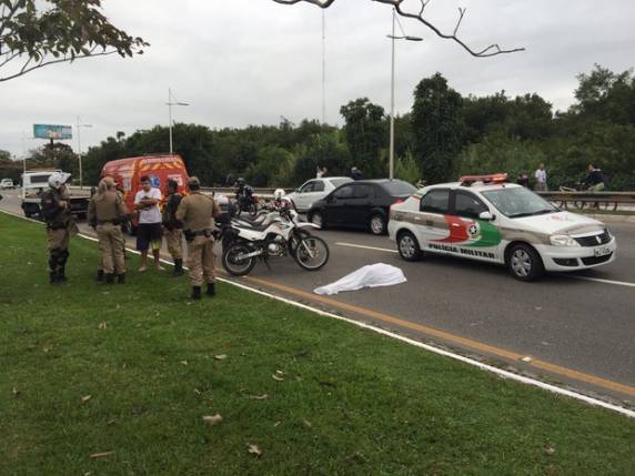 Conforme o Copom, suspeitos dos disparos fugiram para área de mangue