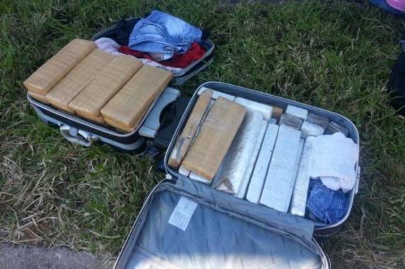 Droga foi encontrada durante a checagem de uma denúncia, por volta das 10h30min desta segunda-feira