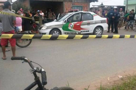 Menino passava pela rua na companhia da avó quando foi atingido pelo disparo