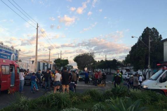 Colisão aconteceu na rótula da Avenida 

Liberdade, no bairro Patronato