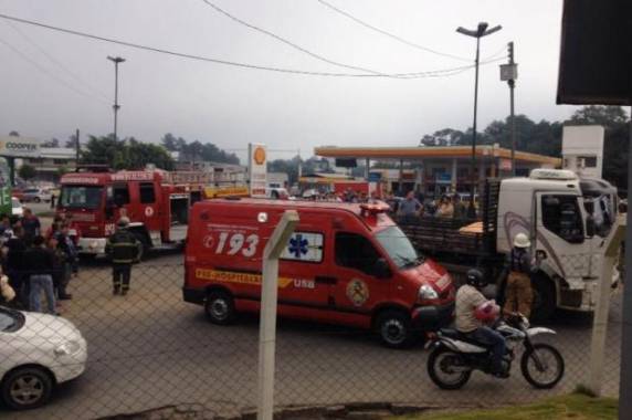 Homem morreu na hora. Acidente aconteceu por volta das 9h30 desta terça-feira