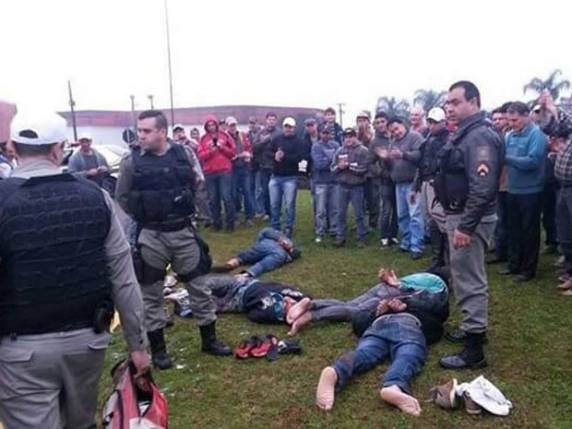 Bandidos colidiram contra caminhão e trocaram tiros com PMs em Marau