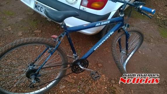 Motorista estacionou e 

abriu a porta sem perceber o ciclista