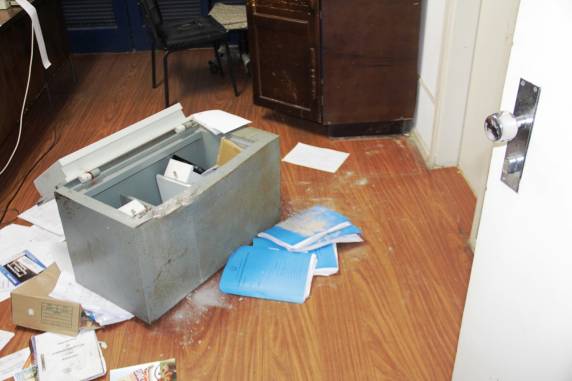 O prédio da 

Prefeitura Municipal de São Vicente do Sul foi arrombado durtante a madrugada desta segunda-feira (13)