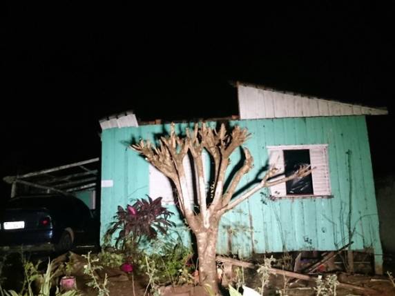 Segundo 

o Corpo de Bombeiros, 60 casas foram danificadas
