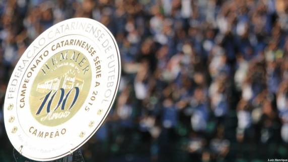 Troféu do título de 2015 foi furtado durante a madrugada desta quinta-

feira, depois 
da Justiça Desportiva determinar que campeão de 2015 é o Figueirense