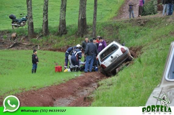 Condutor perde controle de carro e desce barranco na ERS-330 em Tronqueiras