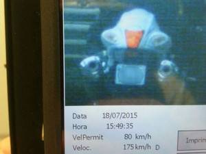 Segundo a PRF, velocidade máxima permitida no local é de 80 km/h
