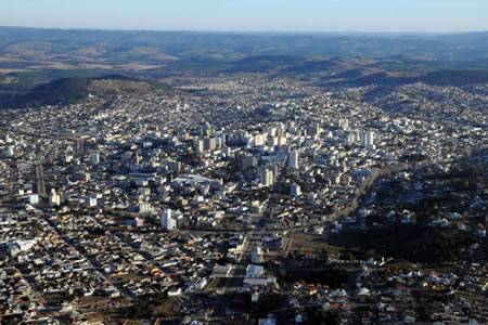 Menino foi achado na 

madrugada desta terça (21) no bairro Conta Dinheiro