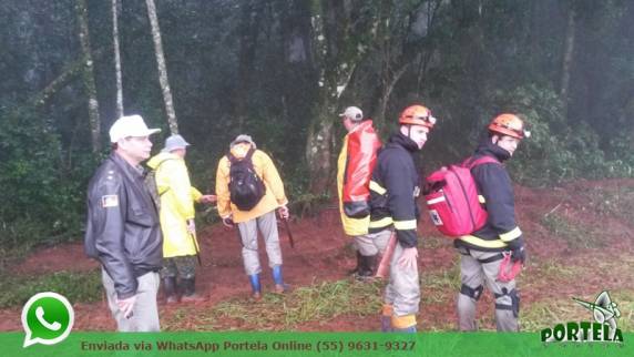 Equipes se embrenharam na mata fechada a procura de guarda-parque desaparecido