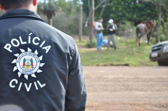 Douglas da Silva Dutra, 25 anos, foi 

atingido por um tiro na altura do peito