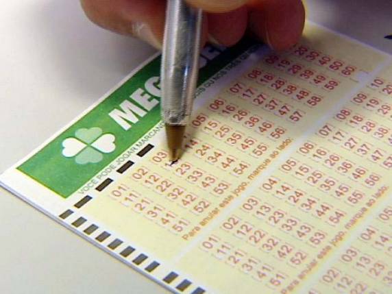 Dezenas sorteadas no concurso 1.726 foram: 03 - 10 - 42 - 49 - 54 - 57.
Quina teve 111 apostas ganhadoras e 

cada uma levou R$ 34.383,16