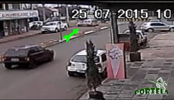 Vídeo mostra acidente na rótula da Praça Brasília 